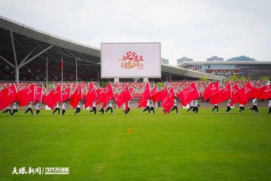 NFL传奇巨星汤姆-布雷迪在今年夏天成为了伯明翰的股东，随后俱乐部突然解雇了主帅尤斯泰斯，并在10月选择任命鲁尼为新帅。